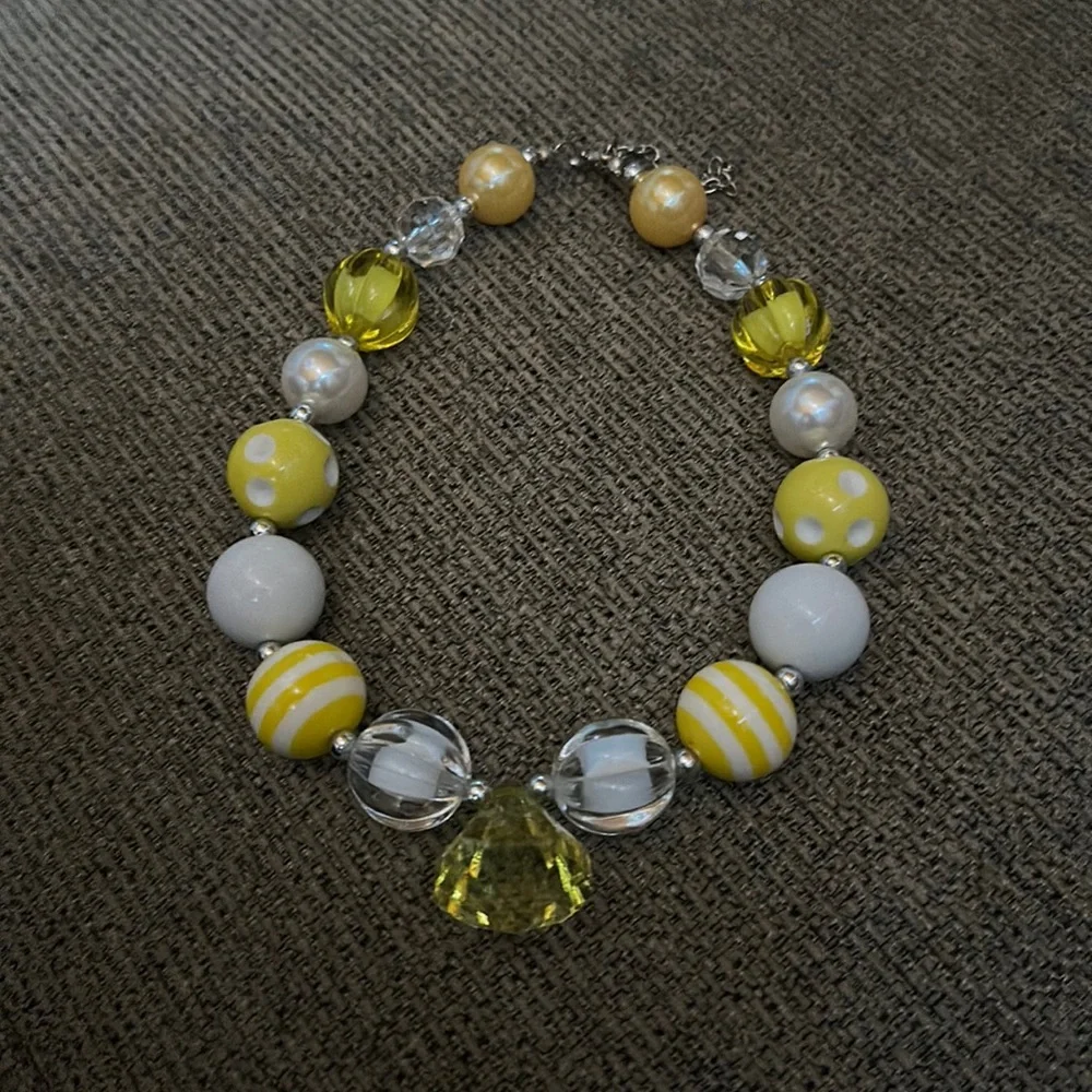 Chunky Bubblegum Necklace Yellow and White